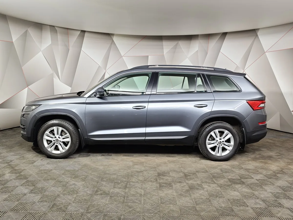 Skoda Kodiaq 2.0 TSI DSG 4X4 (180 л.с.) Серый в АВИЛОН. Слайд №5