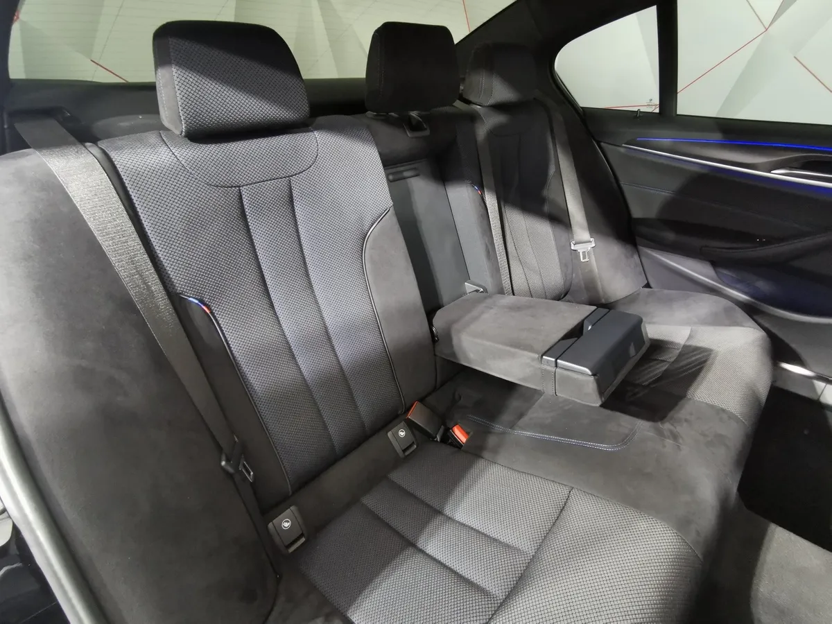 BMW 5 серия 520d xDrive Steptronic (190 л.с.) M Sport Черный в АВИЛОН. Слайд №15