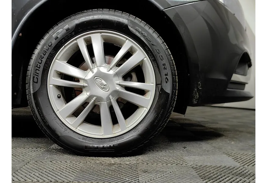 ВАЗ (Lada) Vesta 1.8 MT (122 л.с.) Черный в АВИЛОН. Слайд №9