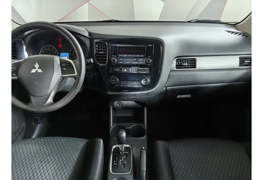 Mitsubishi Outlander 2.0 CVT 4WD (146 л.с.) Белый в АВИЛОН. Слайд №14