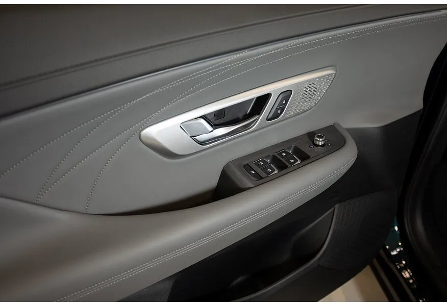 Dongfeng Huge 1.5 AMT FWD (197 л.с.) Executive Синий в АВИЛОН. Слайд №18