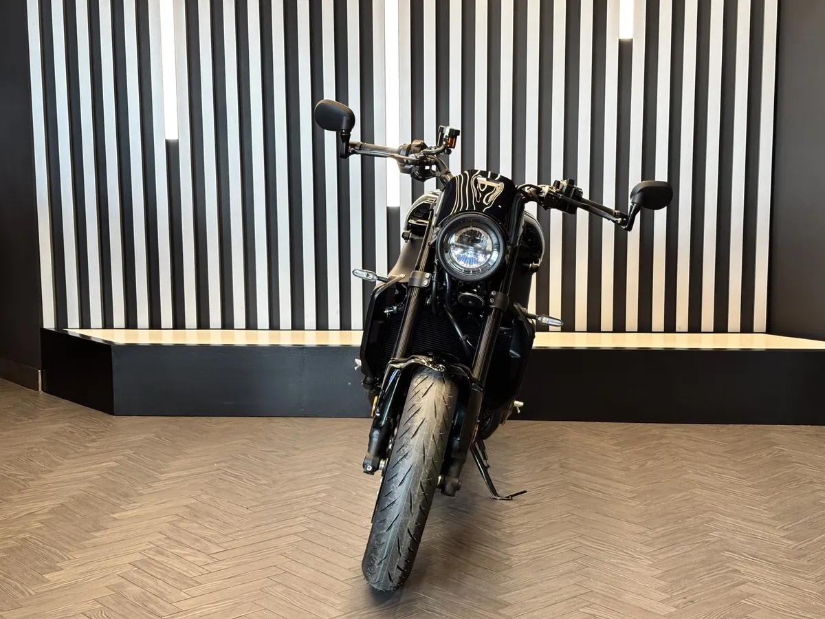 Yamaha XSR900 888 см³ (120 л.с.) (120) 888 Черный в АВИЛОН. Слайд №4