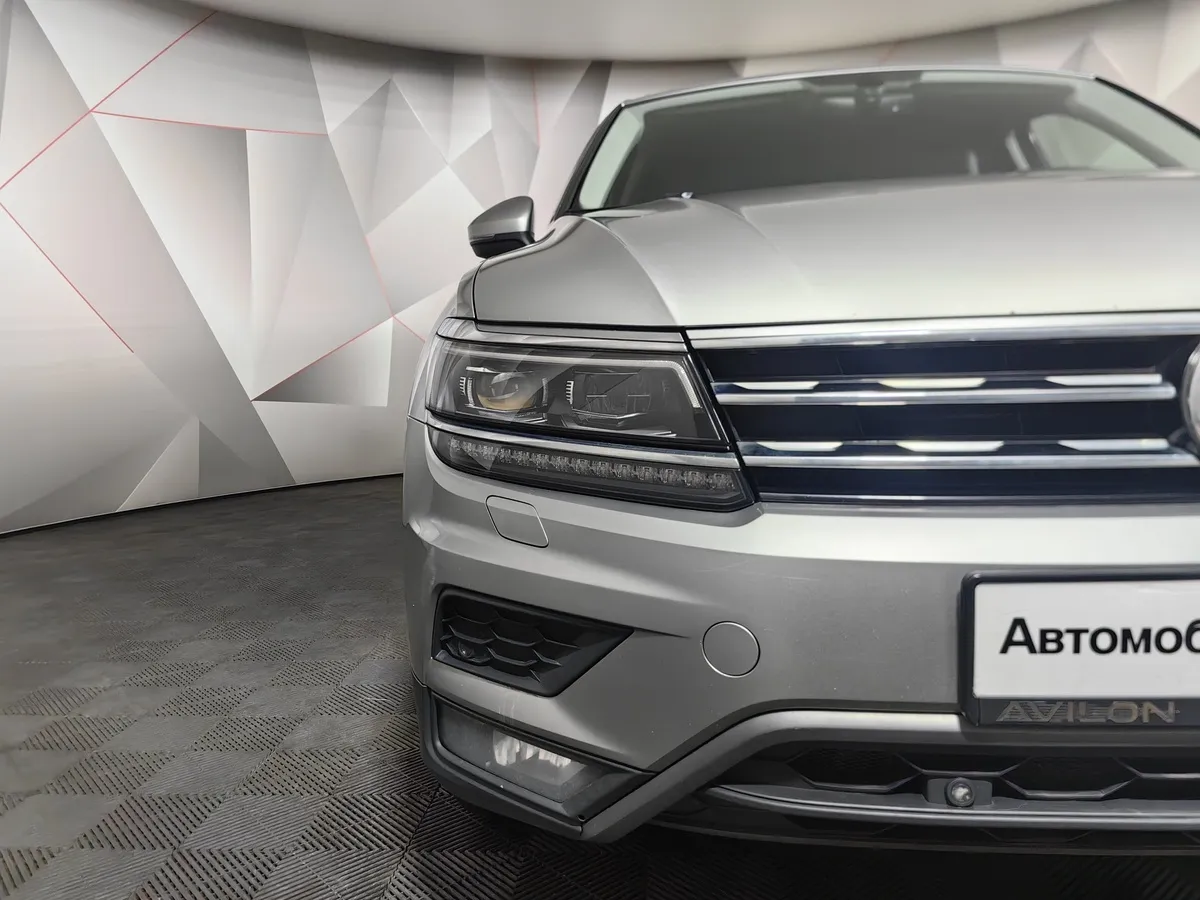 Volkswagen Tiguan 2.0 TDI 4Motion AT (140 л.с.) Track & Field Серебристый в АВИЛОН. Слайд №10