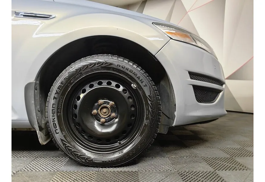 Ford Mondeo 1.6 Ti-VCT MT (120 л.с.) Ambiente Голубой в АВИЛОН. Слайд №9