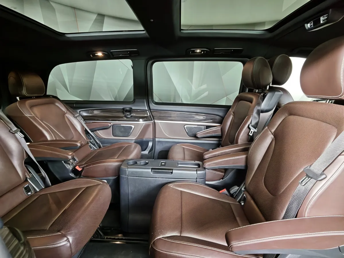 Mercedes-Benz V-Класс V 250 d AT L2 4x4 (190 л.с.) Exclusive Черный в АВИЛОН. Слайд №16