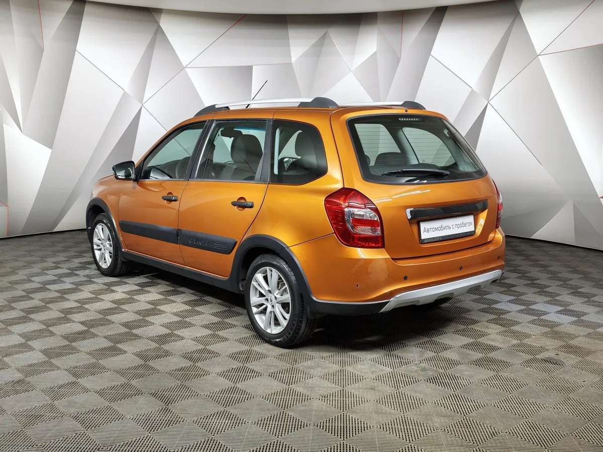 ВАЗ (Lada) Granta 1.6 MT (106 л.с.) Золотой в АВИЛОН. Слайд №4