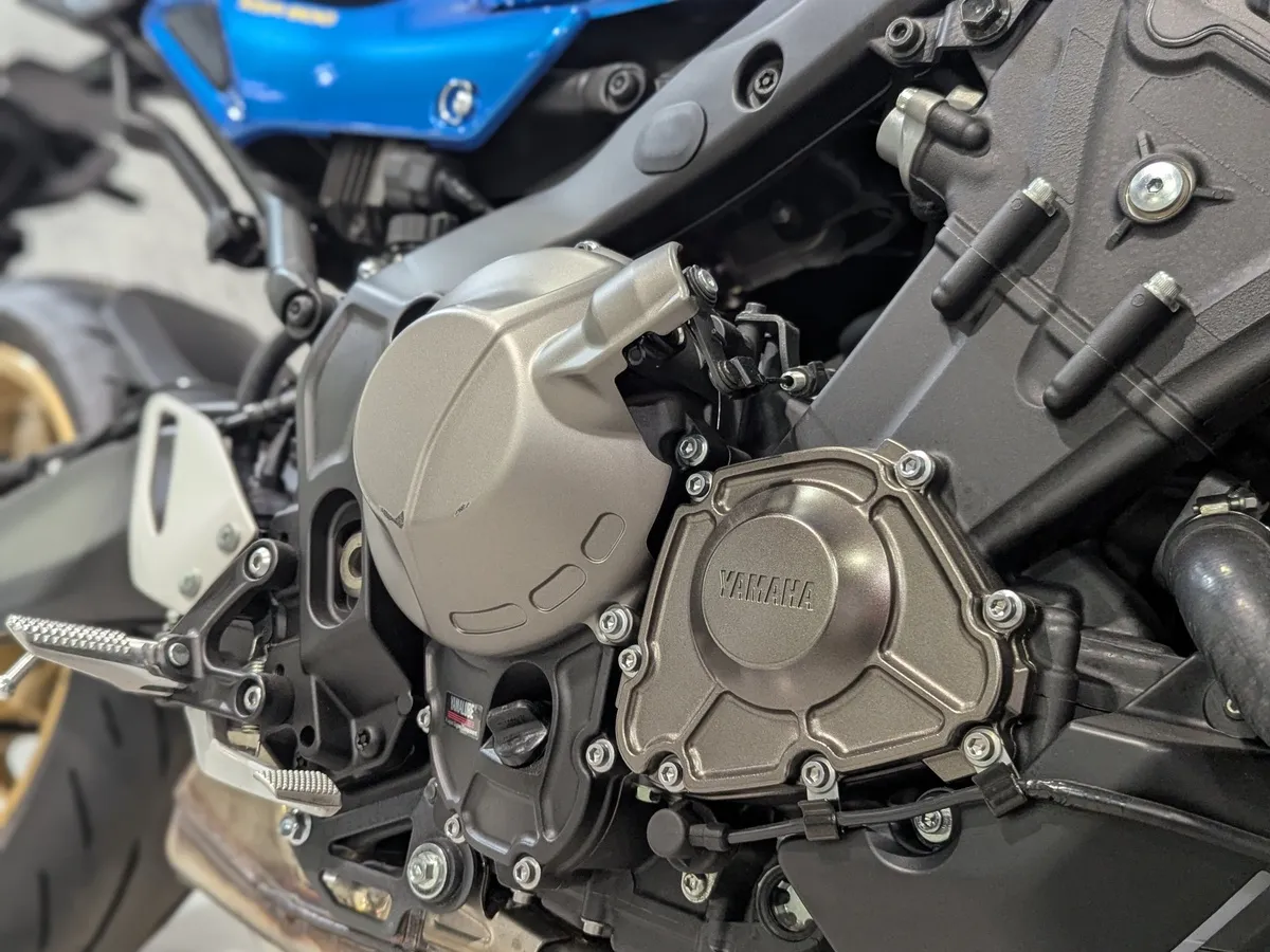 Yamaha XSR900 888 см³ (120 л.с.) (120) 888 Синий в АВИЛОН. Слайд №6