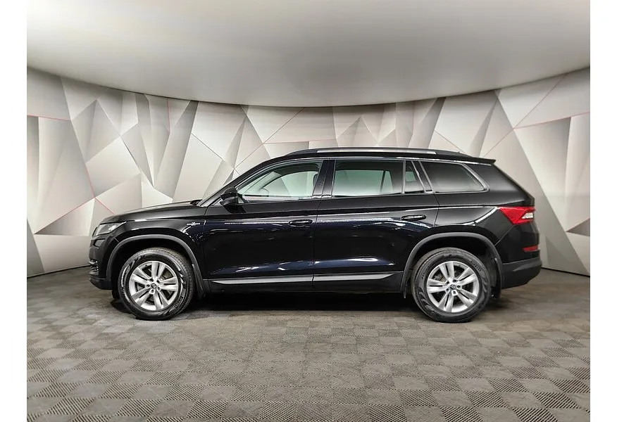Skoda Kodiaq 2.0 TSI DSG 4X4 (180 л.с.) Черный в АВИЛОН. Слайд №5