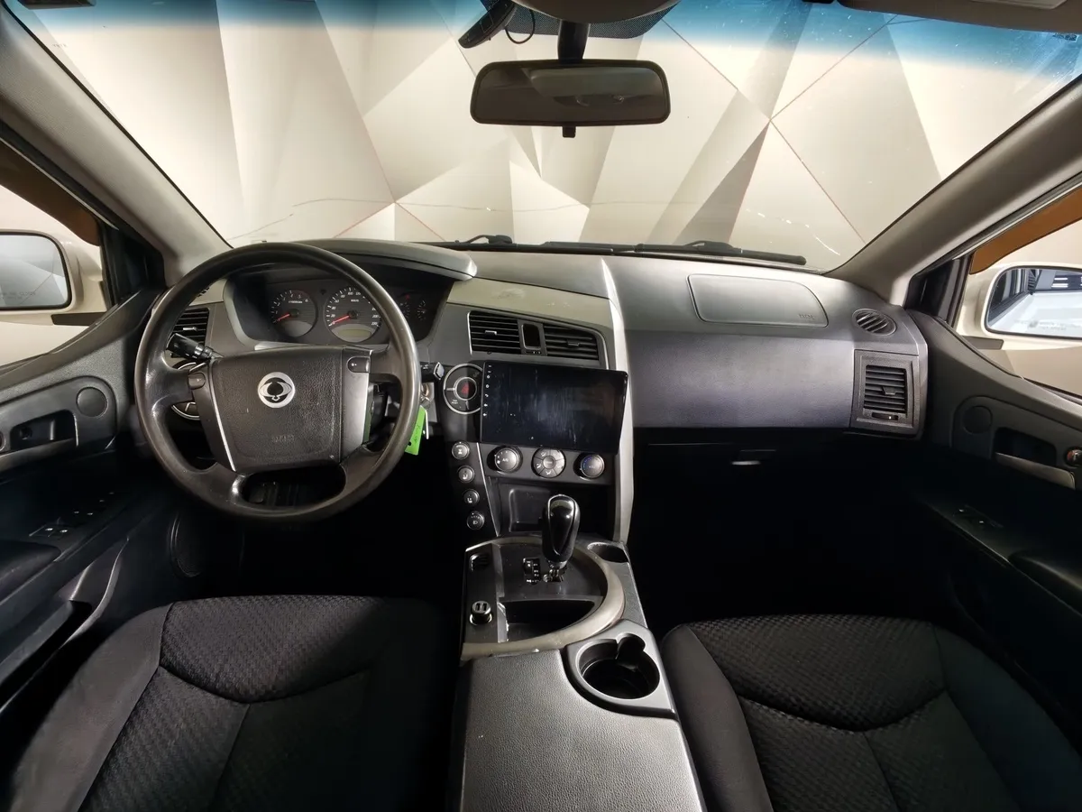 SsangYong Kyron 2.0 Xdi E-Tronic 4WD (141 л.с.) Белый в АВИЛОН. Слайд №12