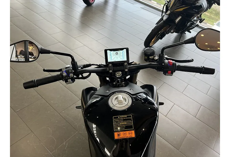 LIVE. Слайд №9