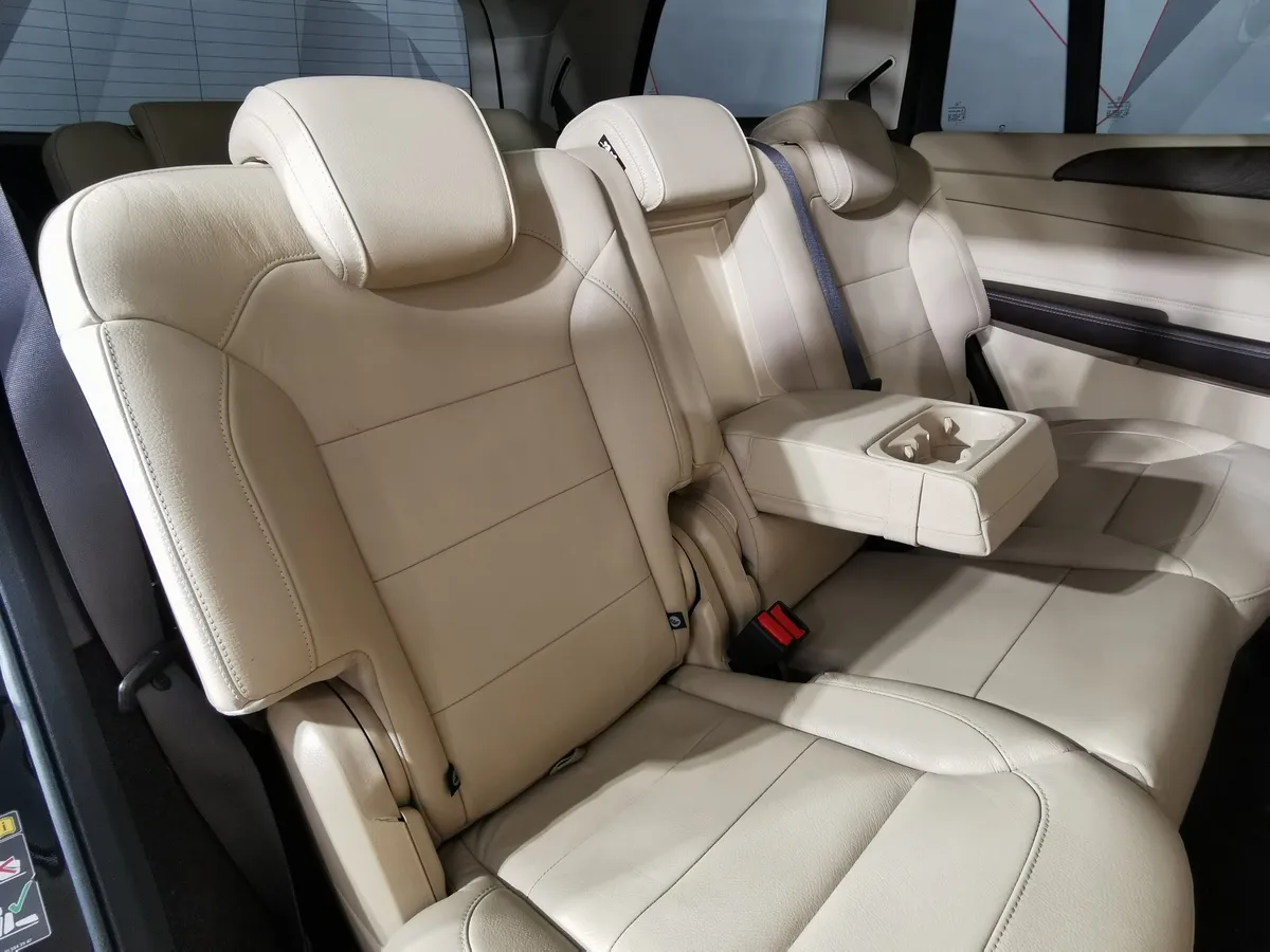Mercedes-Benz GLS 400 4MATIC 9G-TRONIC (333 л.с.) Особая серия Черный в АВИЛОН. Слайд №16