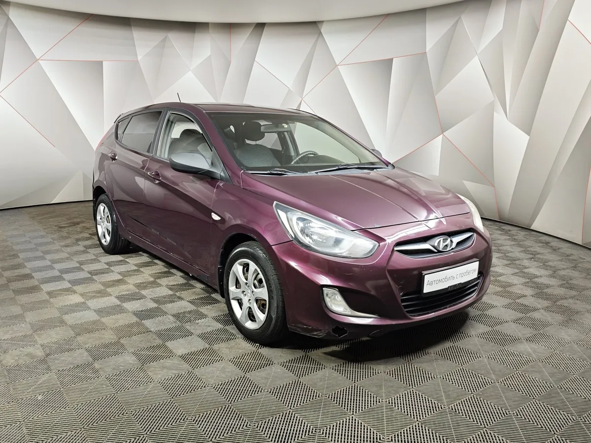 Hyundai Solaris 1.4 AT (100 л.с.) Comfort Фиолетовый в АВИЛОН. Слайд №3