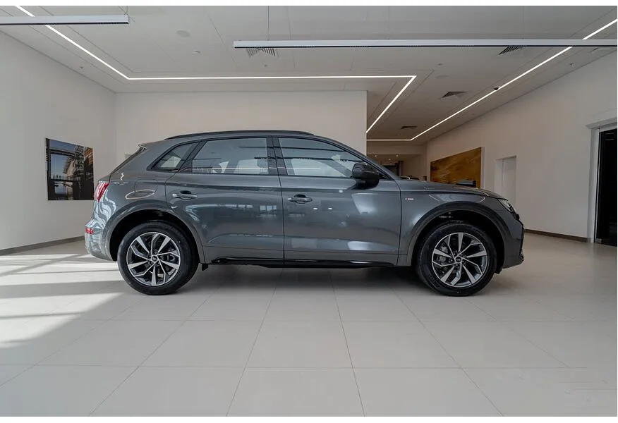 Audi Q5 L 2.0 TFSI S tronic quattro (245 л.с.) Luxury Dynamic Серый в АВИЛОН. Слайд №4