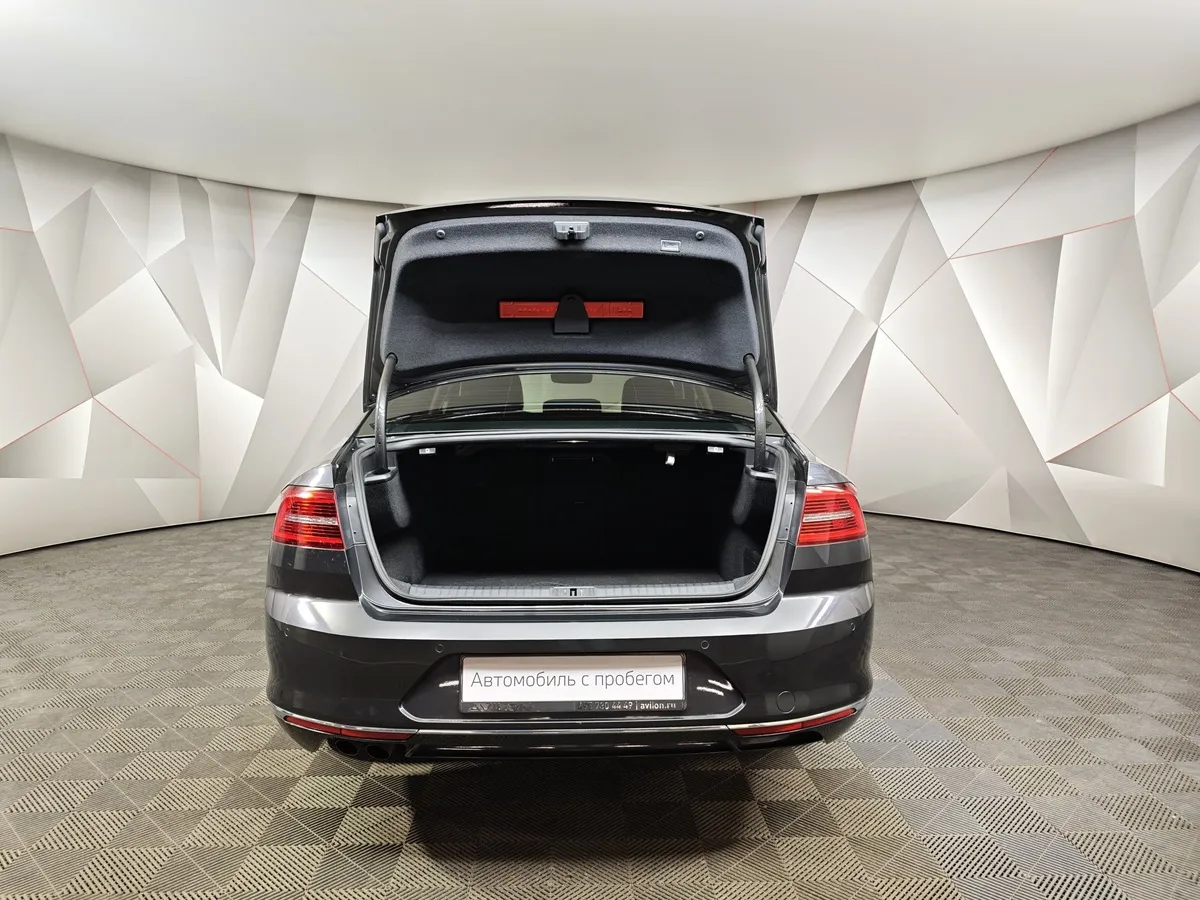 Volkswagen Passat 1.8 TSI BlueMotion DSG (180 л.с.) Highline Серый в АВИЛОН. Слайд №12