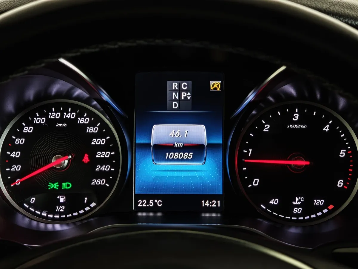 Mercedes-Benz V-Класс V 250 BlueTEC 7G-Tronic Plus 4x4 (190 л.с.) Черный в АВИЛОН. Слайд №15