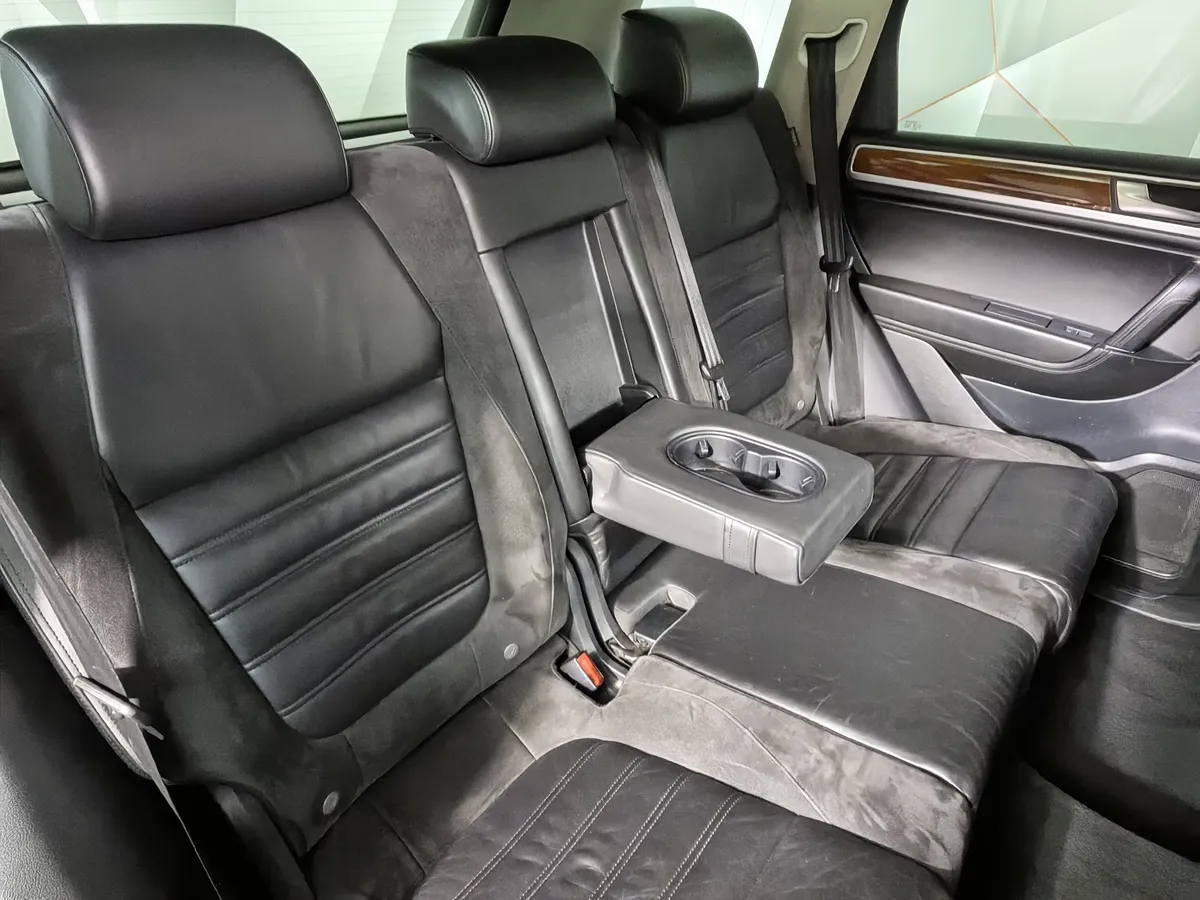 Volkswagen Touareg 3.0 TDI AT (240 л.с.) base Черный в АВИЛОН. Слайд №17