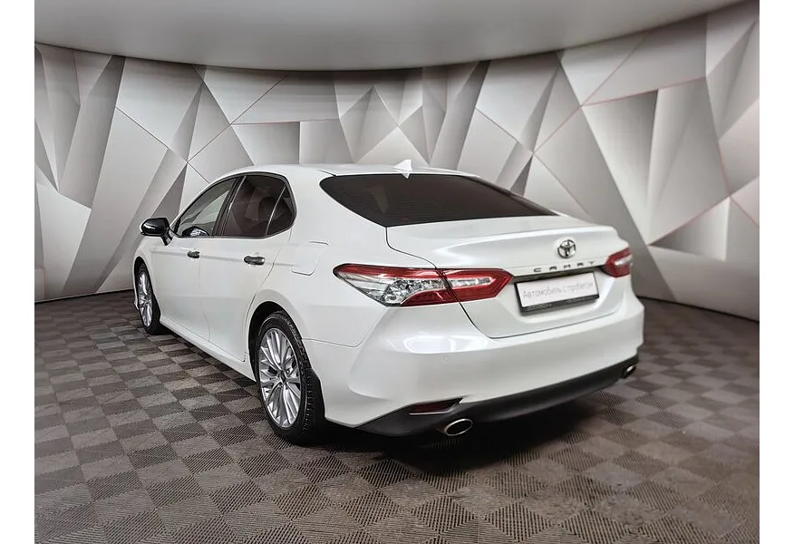 Toyota Camry 2.5 AT (181 л.с.) Классик Белый в АВИЛОН. Слайд №4