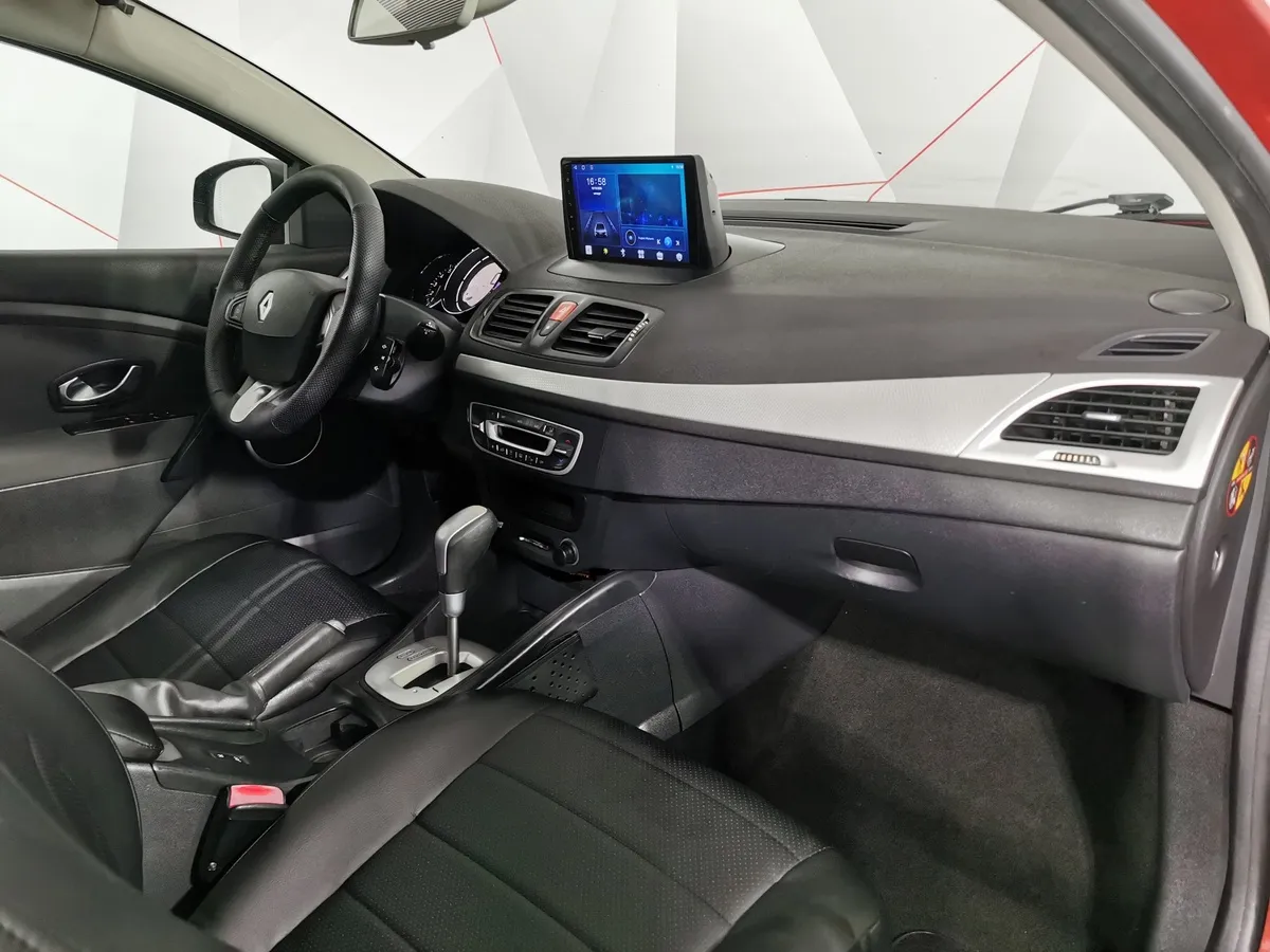 Renault Megane 2.0 CVT (138 л.с.) Оранжевый в АВИЛОН. Слайд №11
