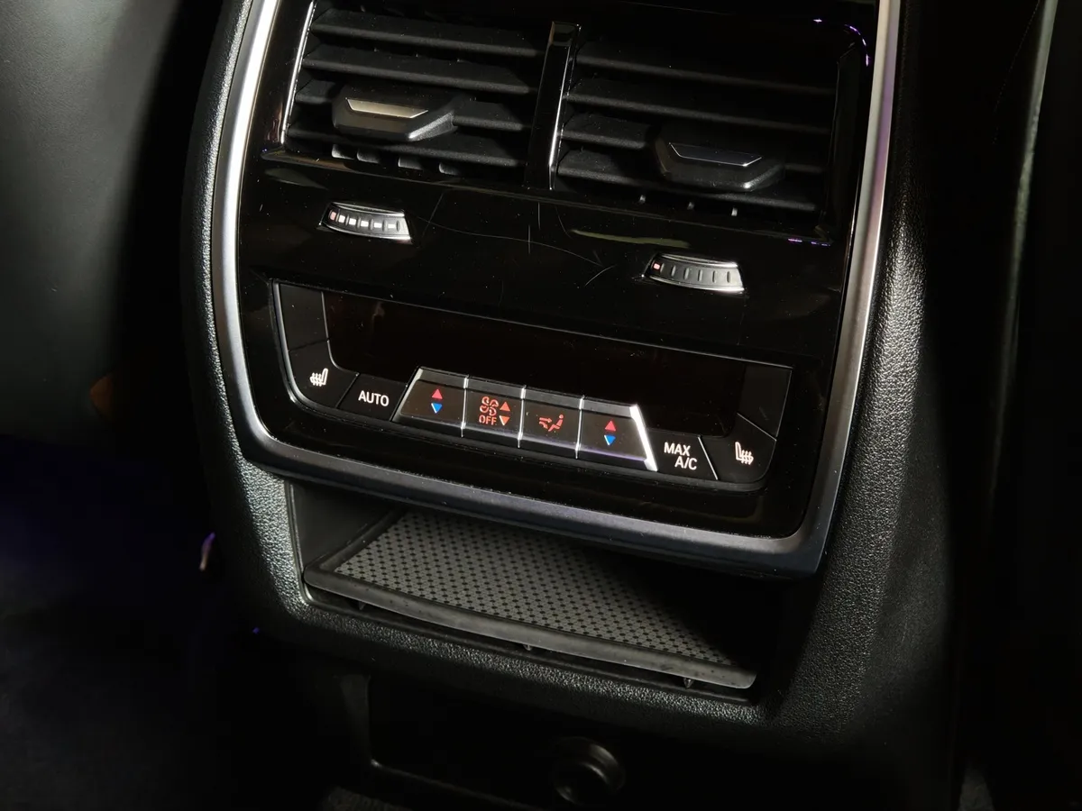 BMW X6 M 4.4 xDrive (625 л.с.) Competition M Special Черный в АВИЛОН. Слайд №26