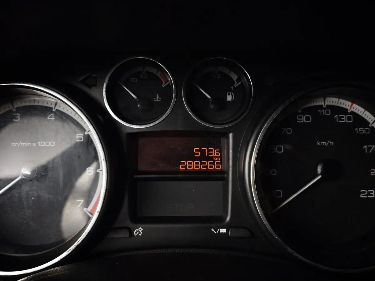 Peugeot 308 1.6 AT (120 л.с.) Белый в АВИЛОН. Слайд №17