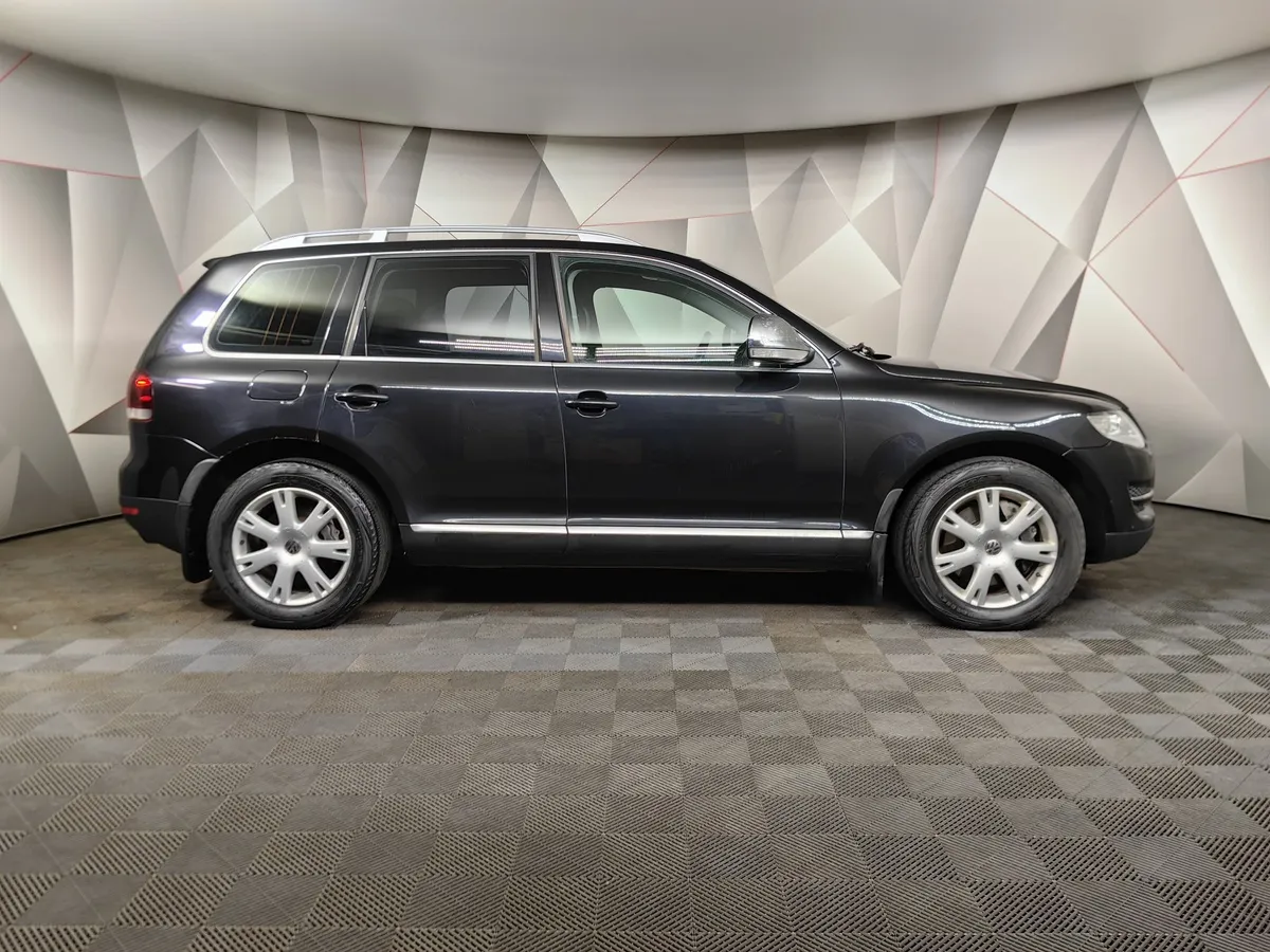 Volkswagen Touareg 4.2 Tiptronic (310 л.с.) Черный в АВИЛОН. Слайд №6