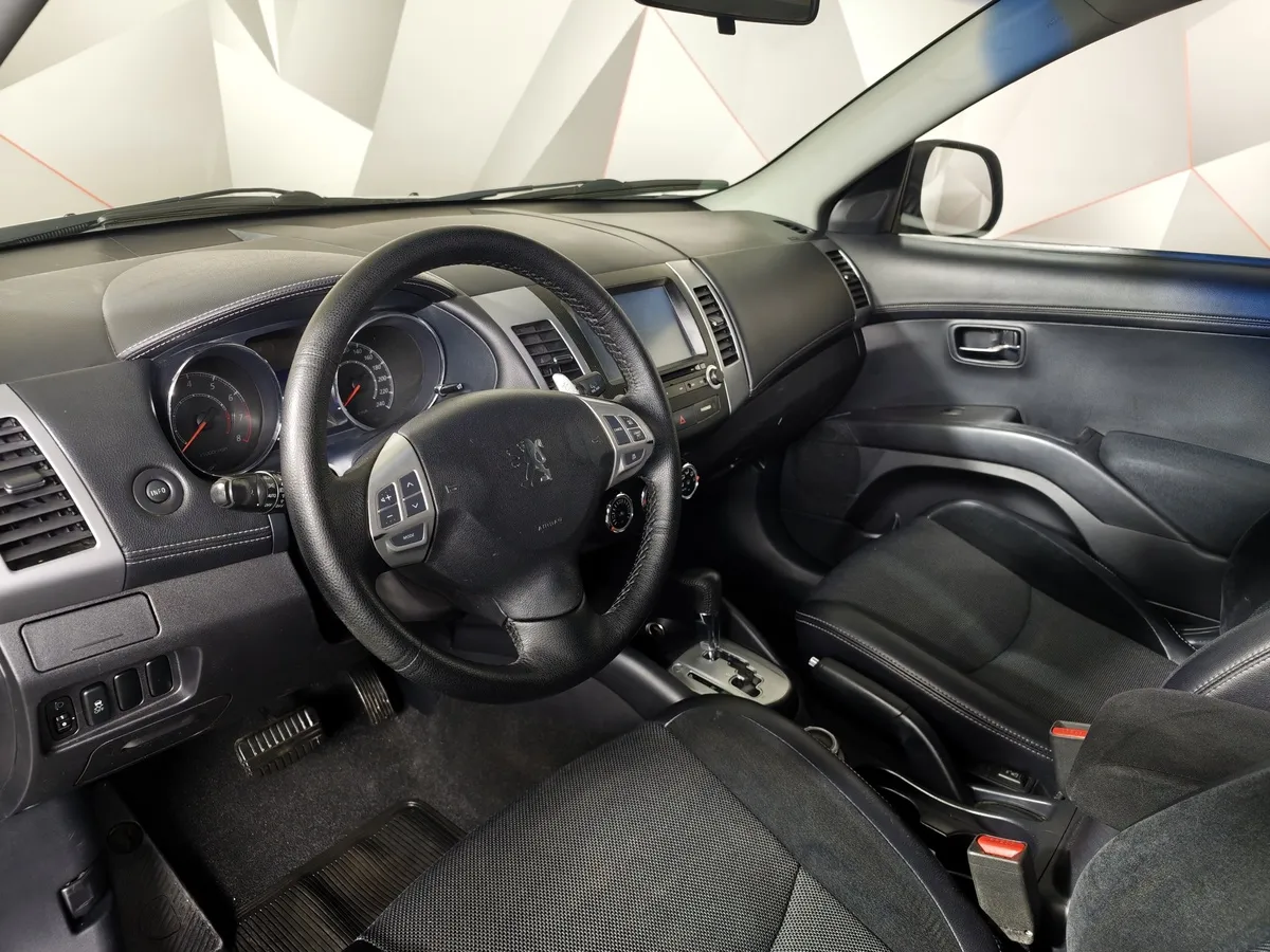 Peugeot 4007 2.0 CVT 4x4 (147 л.с.) Белый в АВИЛОН. Слайд №19