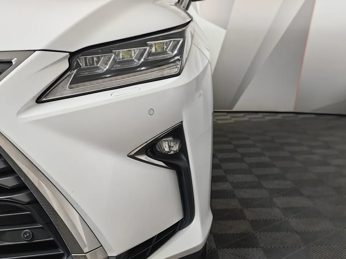 Lexus RX 200t AT AWD (238 л.с.) Executive Белый в АВИЛОН. Слайд №10