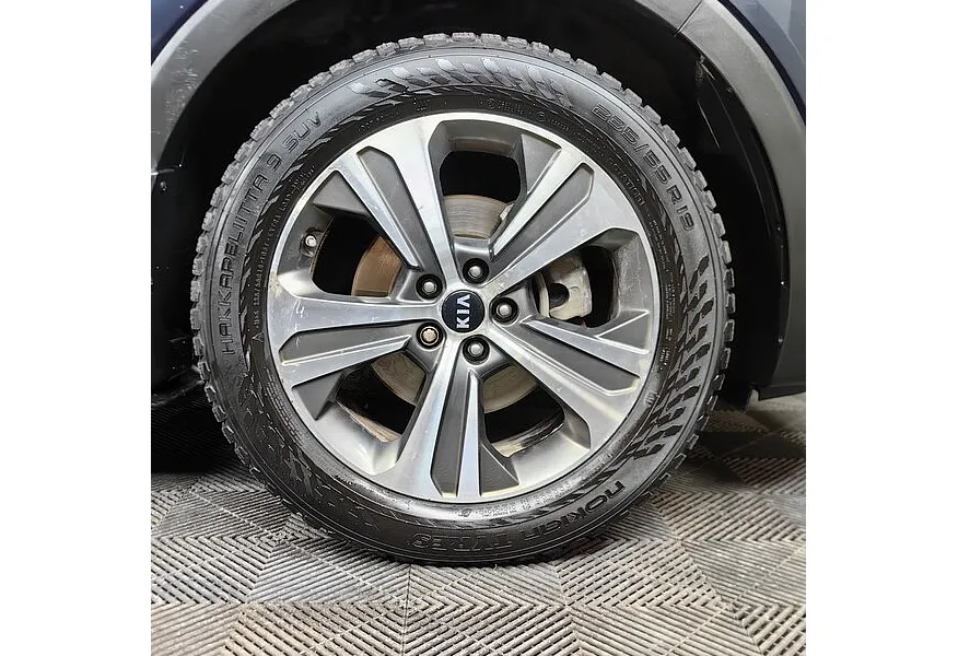 Kia Sorento 2.4 GDI AT AWD (188 л.с.) Prestige Синий в АВИЛОН. Слайд №9