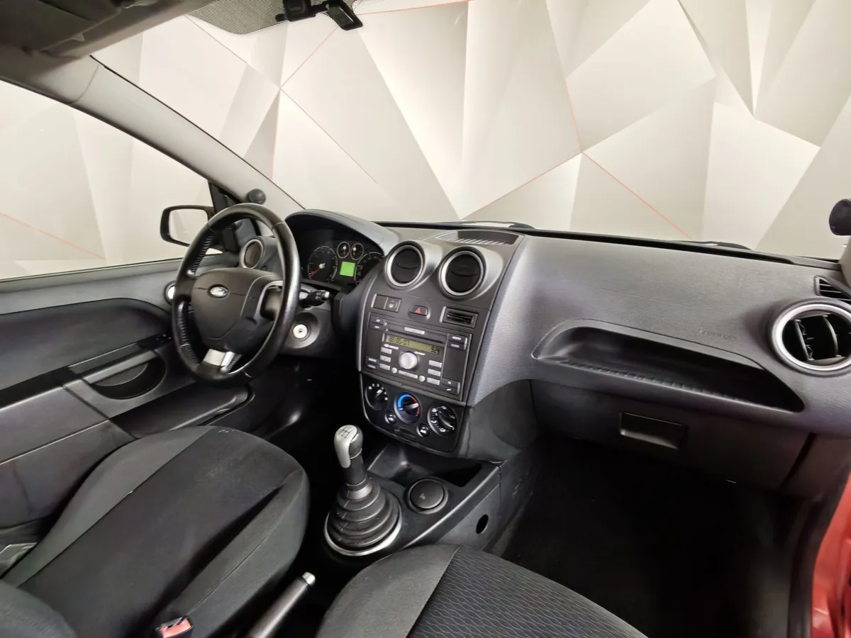 Ford Fiesta 1.6 Flex MT (100 л.с.) Красный в АВИЛОН. Слайд №10