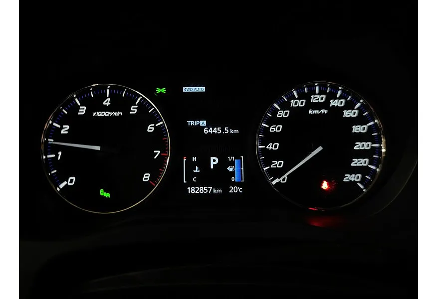 Mitsubishi Outlander 2.4 CVT 4WD (167 л.с.) Белый в АВИЛОН. Слайд №17