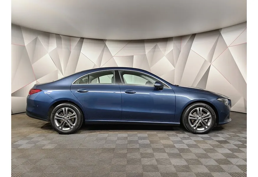 Mercedes-Benz CLA 200 7-G DCT (150 л.с.) Синий в АВИЛОН. Слайд №4