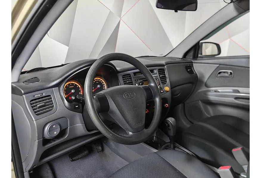 Kia Rio 1.4 AT (107 л.с.) Бежевый в АВИЛОН. Слайд №18