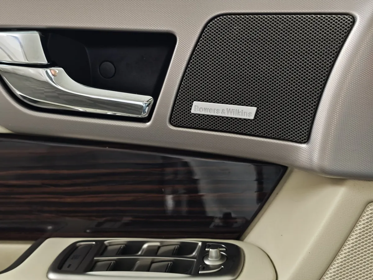 Jaguar XF 3.0 AT (238 л.с.) Белый в АВИЛОН. Слайд №20