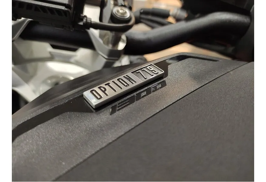 BMW Motorrad R 1300 R R 1300 R 1300 см³ (145 л.с.) (145) 1300 Черный в АВИЛОН. Слайд №15