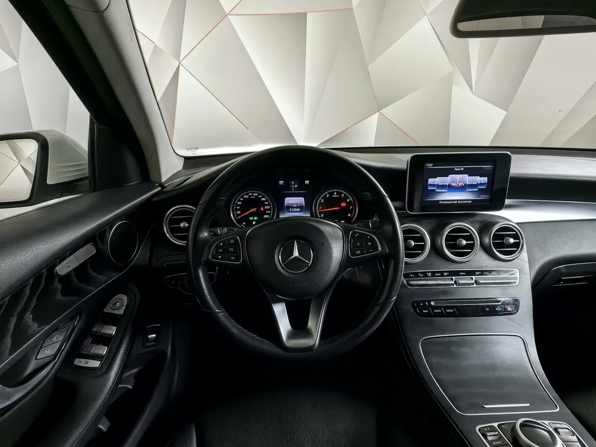 Mercedes-Benz GLC 250 9G-TRONIC 4MATIC (211 л.с.) Особая серия Белый в АВИЛОН. Слайд №19