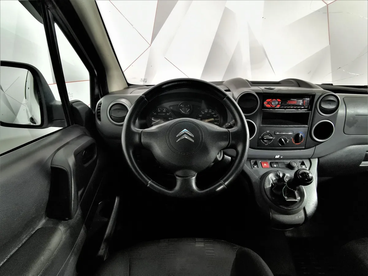 Citroen Berlingo 1.6 HDi MT (90 л.с.) Белый в АВИЛОН. Слайд №17