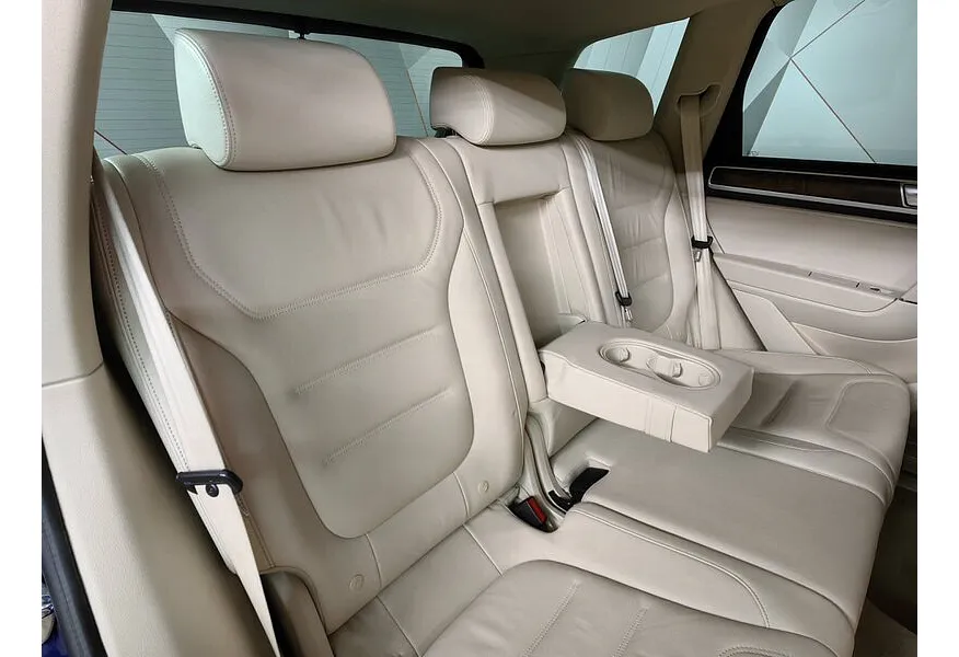 Volkswagen Touareg 3.0 TDI Tiptronic 4Motion (204 л.с.) Синий в АВИЛОН. Слайд №17