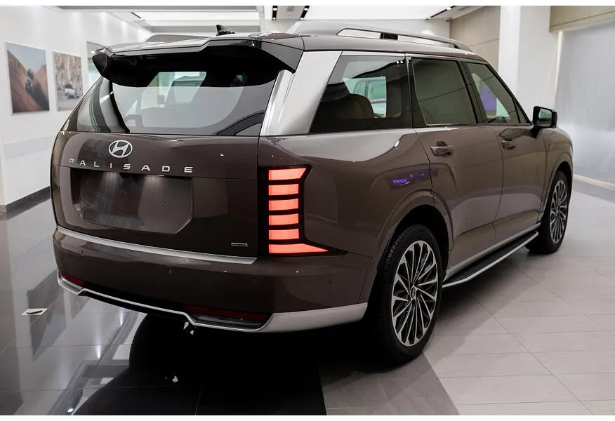 Hyundai Palisade 2.5T Smartstream 8АТ 4WD (249 л.с.) Calligraphy Коричневый в АВИЛОН. Слайд №7