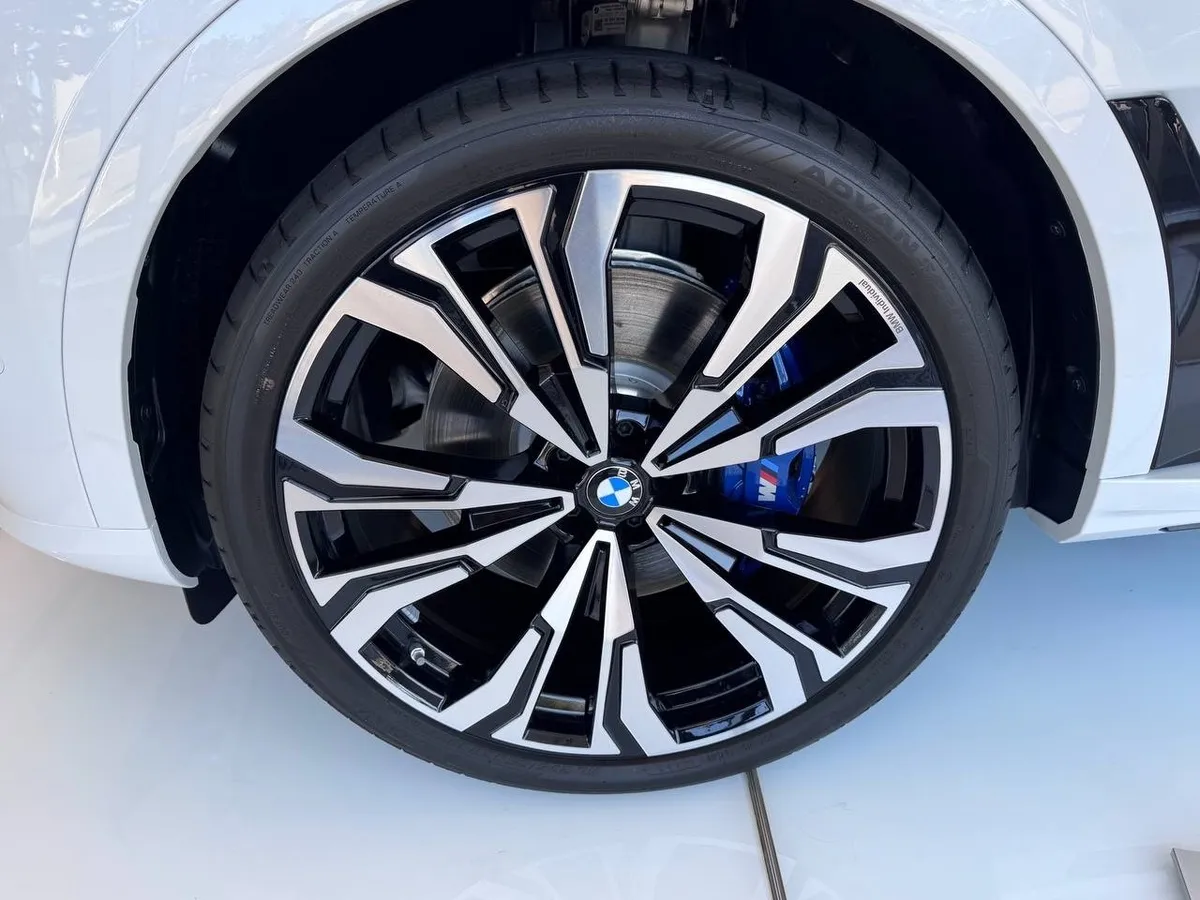 BMW X7 xDrive40i Steptronic (381 л.с.) Белый в АВИЛОН. Слайд №11
