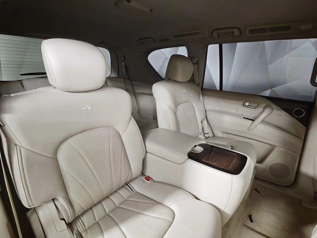 Infiniti QX-Series QX56 AT (405 л.с.) Черный в АВИЛОН. Слайд №17