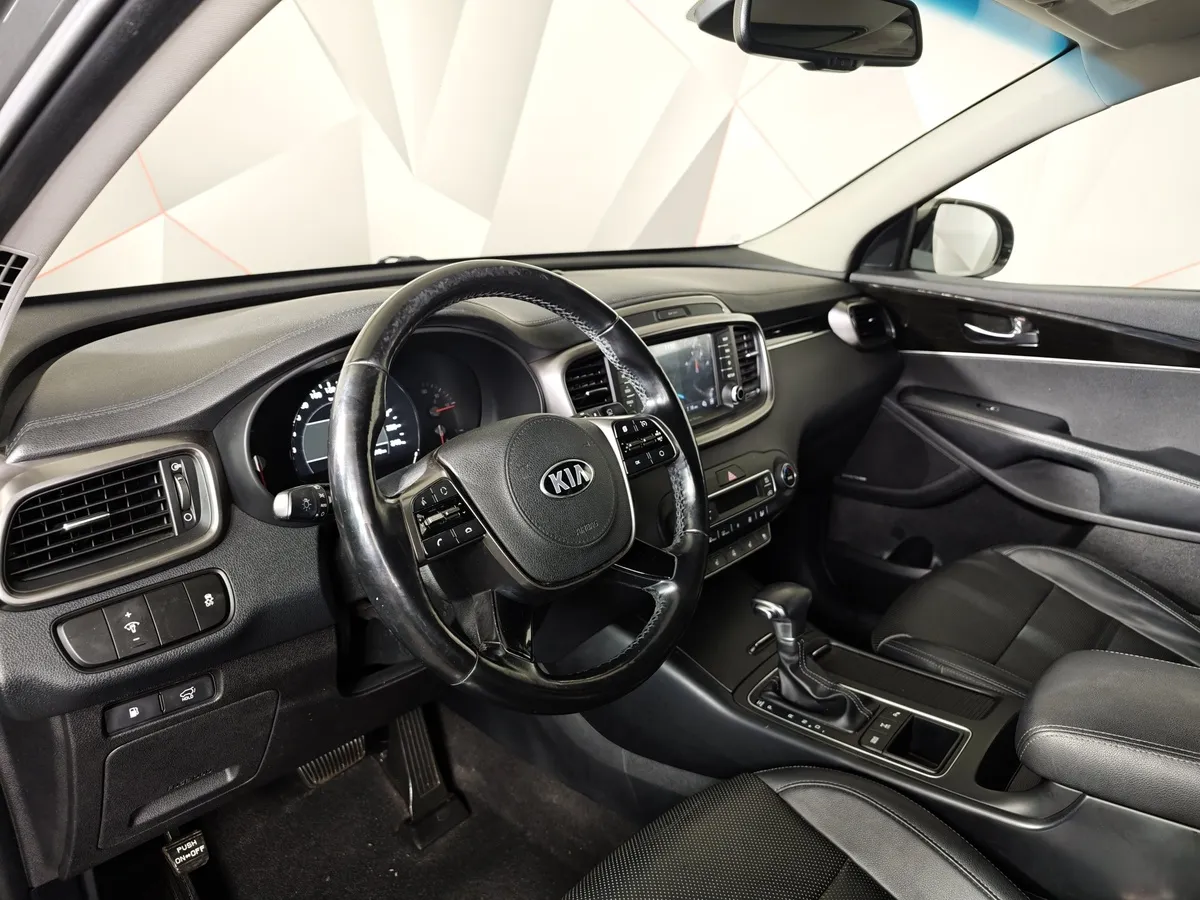 Kia Sorento 2.4 GDI AT AWD (188 л.с.) Prestige Серый в АВИЛОН. Слайд №18