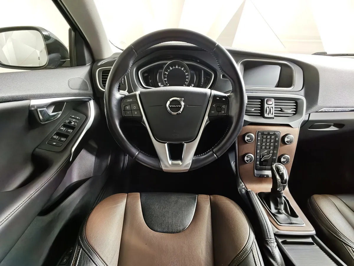 Volvo V40 1.5 T3 Drive-E Geartronic (152 л.с.) Kinetic Голубой в АВИЛОН. Слайд №20