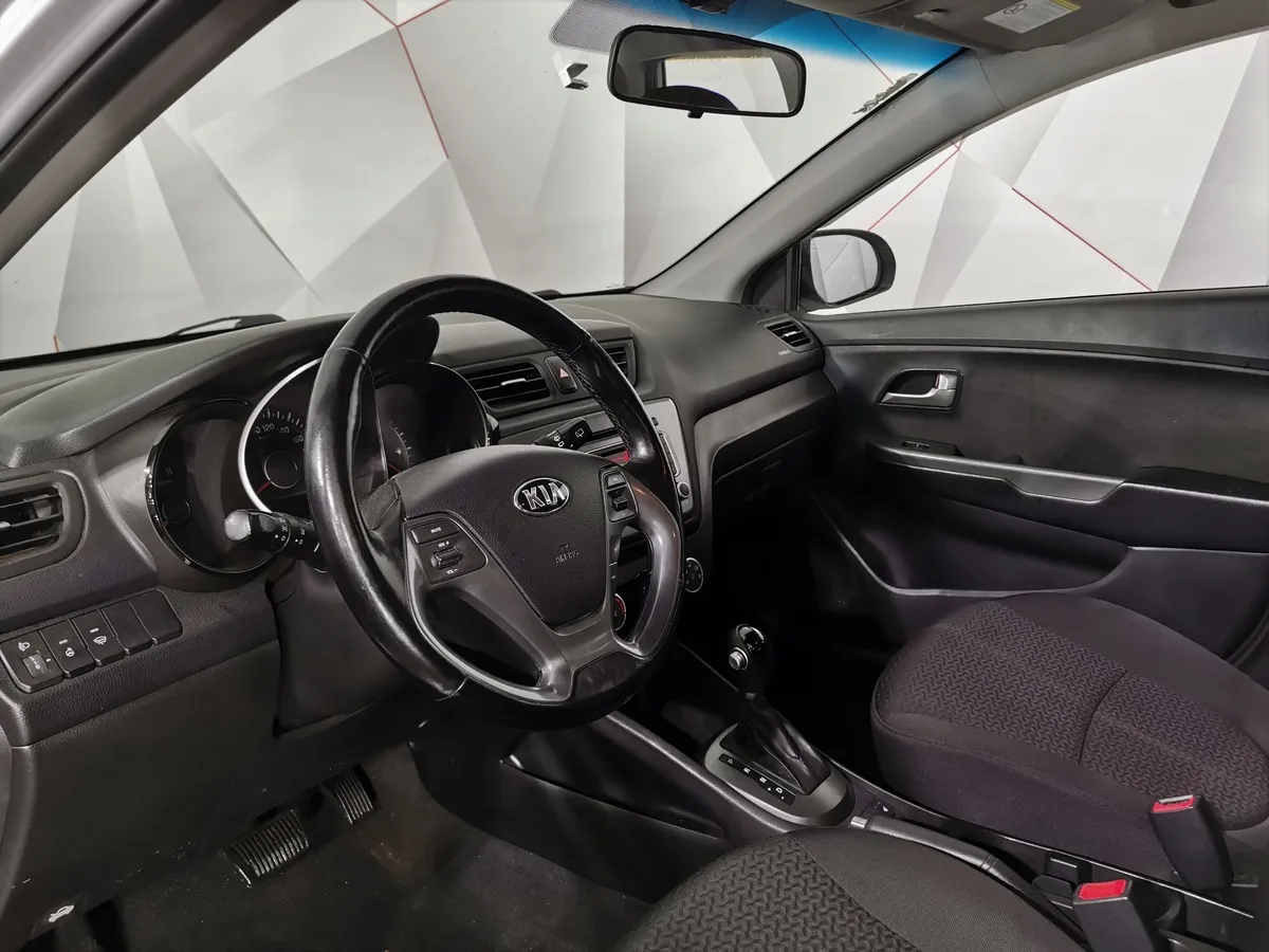 Kia Rio 1.6 AT (123 л.с.) Luxe Серебристый в АВИЛОН. Слайд №19