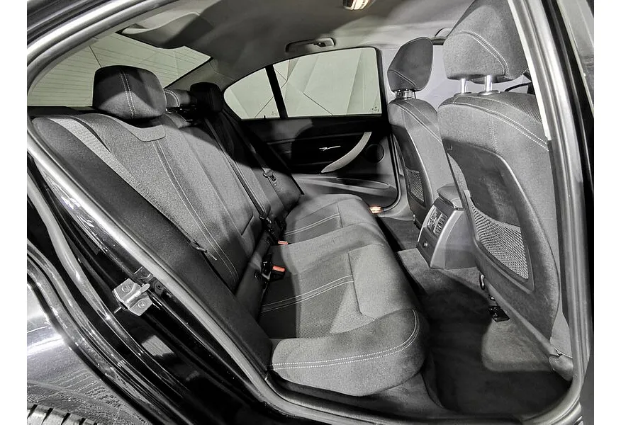 BMW 3 серия 318i AT (136 л.с.) Черный в АВИЛОН. Слайд №14