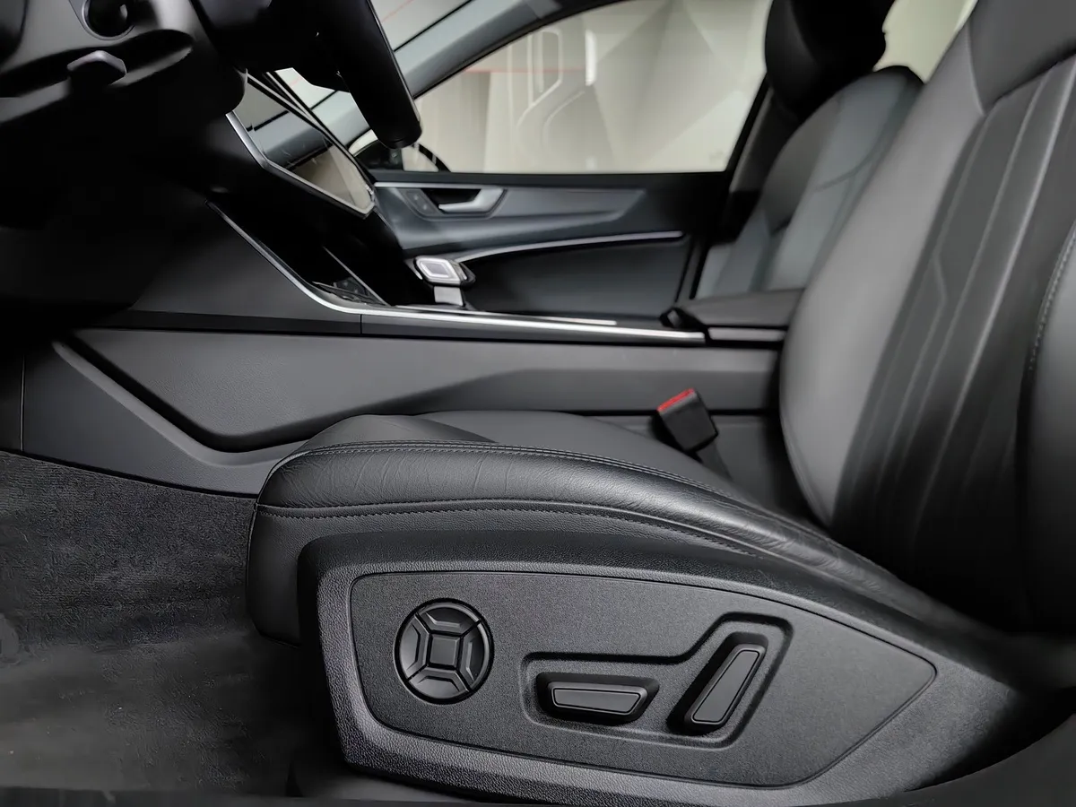 Audi A6 45 TFSI quattro S tronic (245 л.с.) Черный в АВИЛОН. Слайд №23