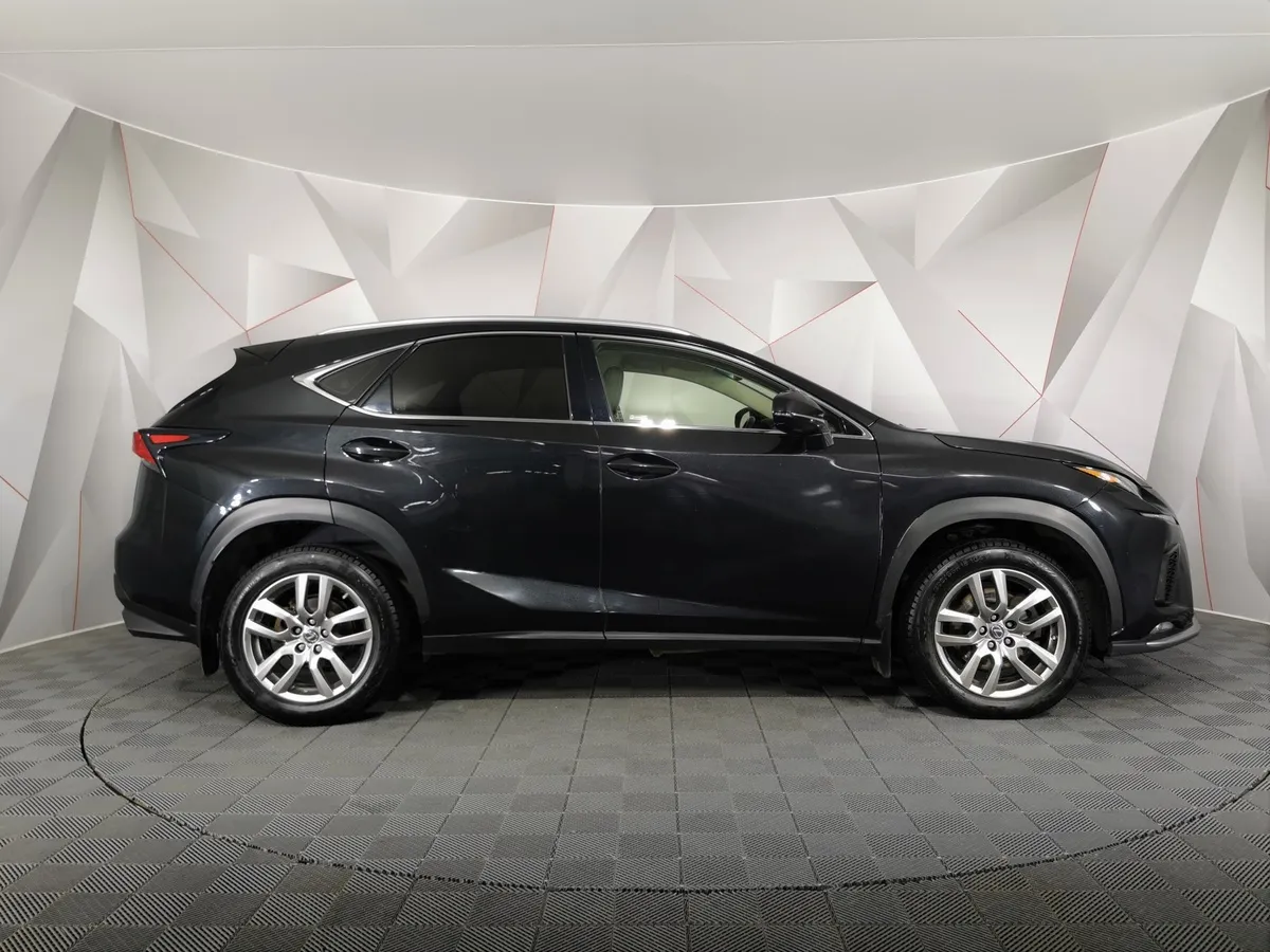 Lexus NX 200t АТ AWD (238 л.с.) Черный в АВИЛОН. Слайд №6