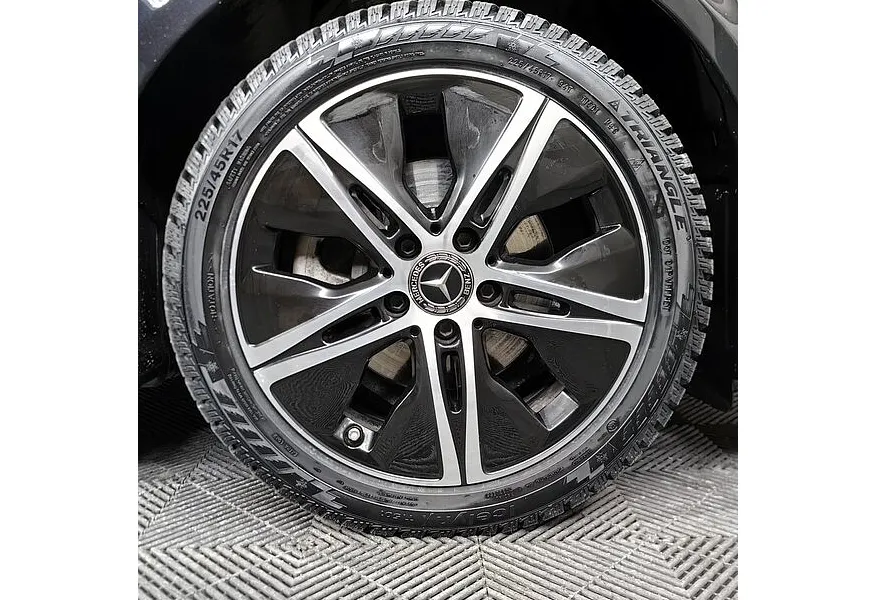 Mercedes-Benz C-Класс C 180 9G-TRONIC (150 л.с.) Avantgarde Черный в АВИЛОН. Слайд №9