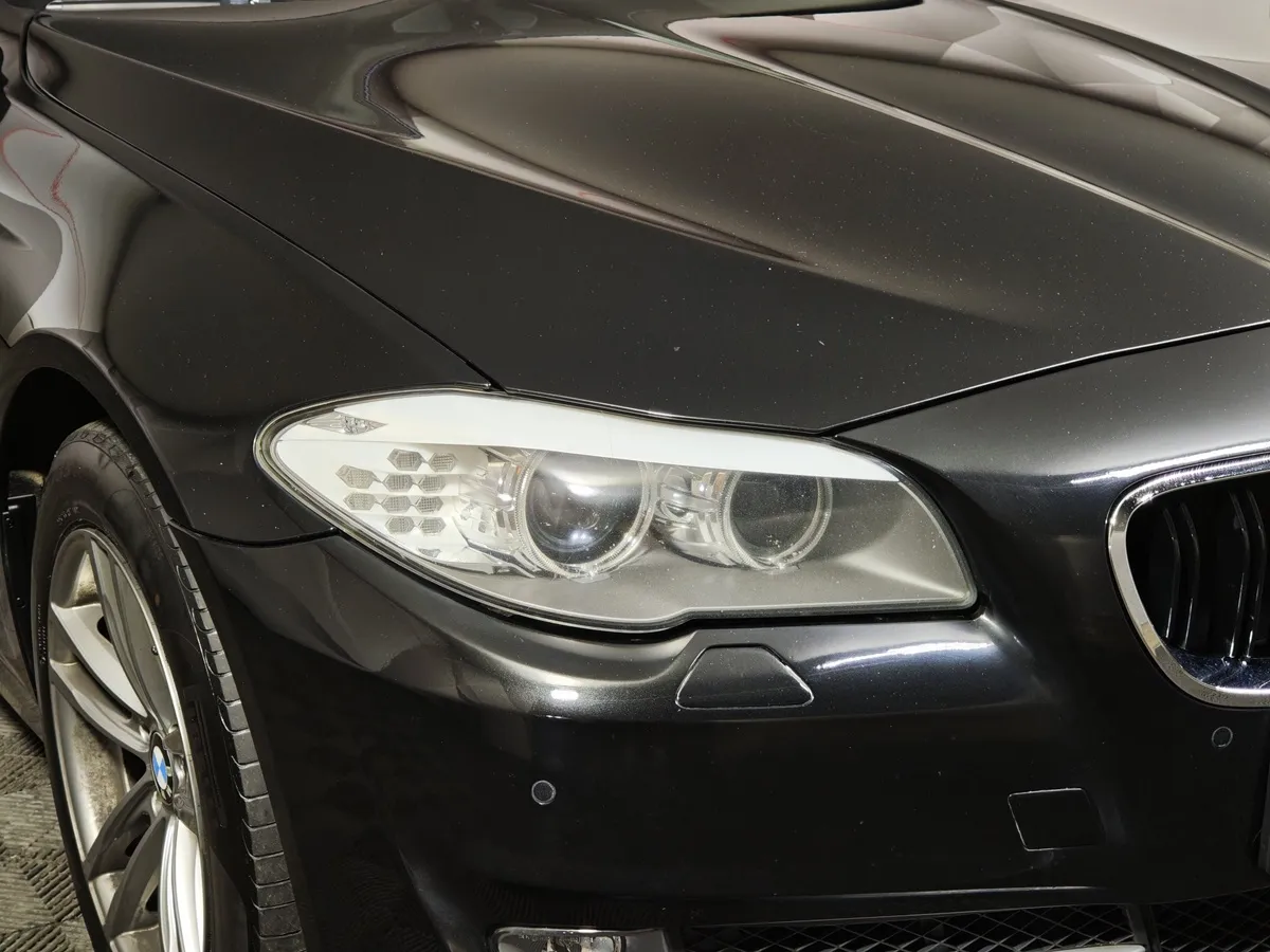 BMW 5 серия 520i AT (184 л.с.) Черный в АВИЛОН. Слайд №8