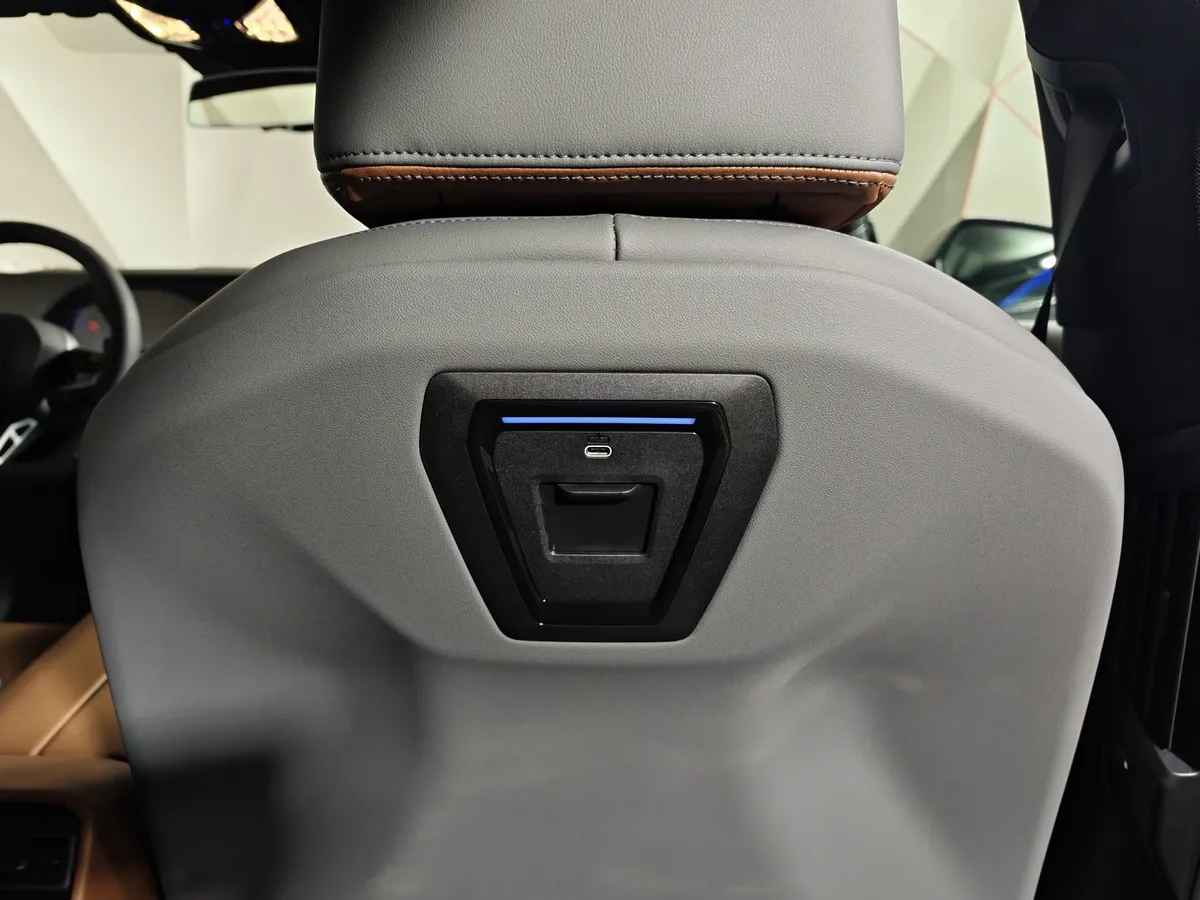 BMW 5 серия 530i xDrive AT (252 л.с.) Синий в АВИЛОН. Слайд №26