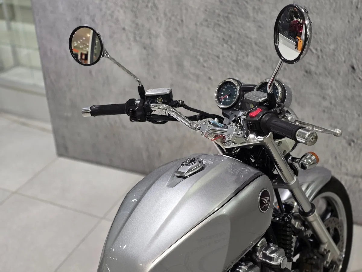 Honda CB1000 Hornet 998 см³ (158 л.с.) (158) 998 Серый в АВИЛОН. Слайд №13